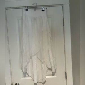 Ladies white dressy crop pants